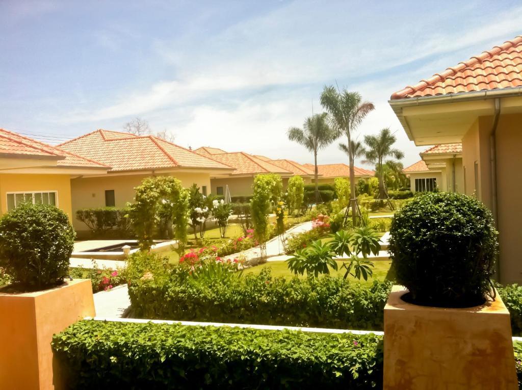 Garden Hills Villa Resort Cha-Am Buitenkant foto